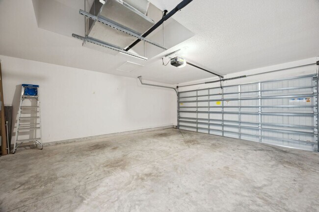 Building Photo - Adorable 3/2 in Lumber Creek