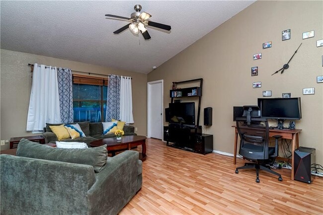 Building Photo - 3008 Birch Dr