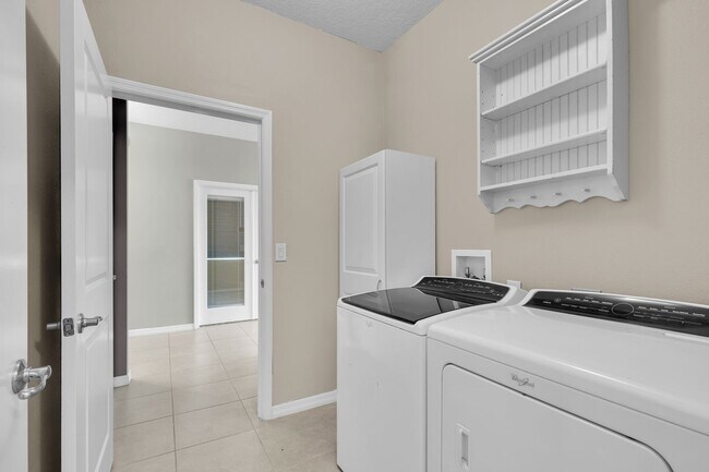 Building Photo - 3/2 Home In Upscale 55+ Gated Community