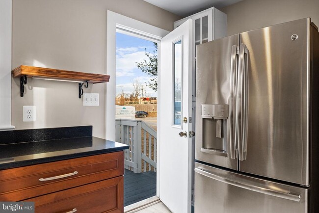 Building Photo - 10512 Warfield St