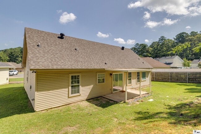 Building Photo - 113 Arbor Cove Cir