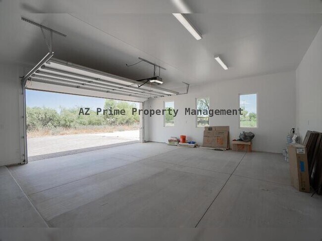 Building Photo - 4831 W Pearce Rd