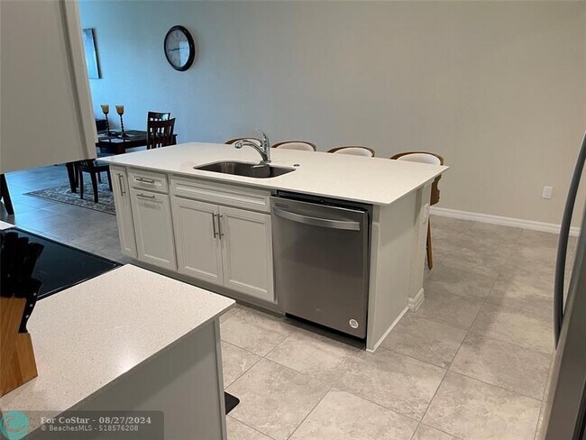 Building Photo - 2127 Appleton Cir S