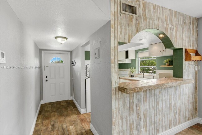 Building Photo - 5800 Margate Blvd