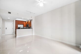 Building Photo - 701 S Olive Ave