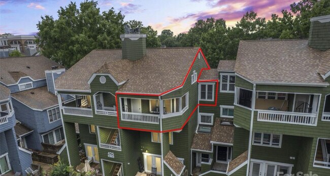 Primary Photo - 425 W 8th St