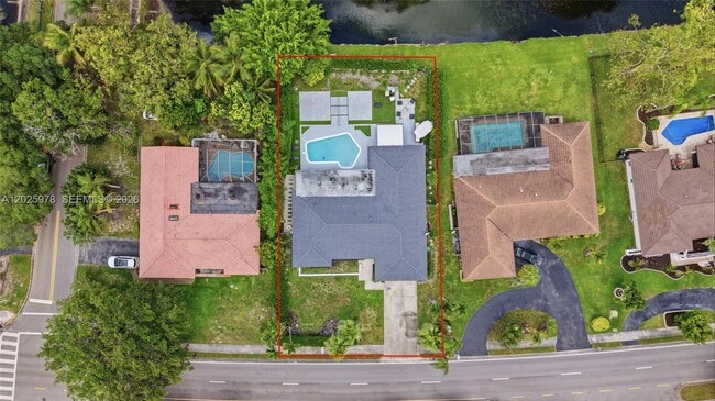 Building Photo - 9935 Ramblewood Dr