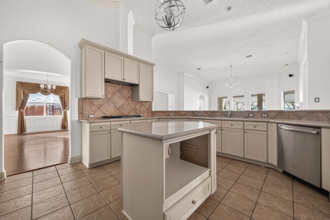 Building Photo - 3831 Lakeridge Canyon Dr