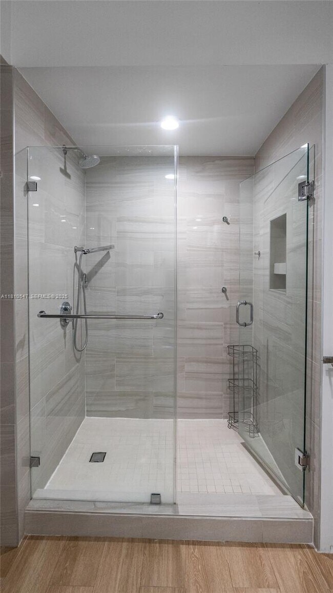 Building Photo - 3245 NE 184th St