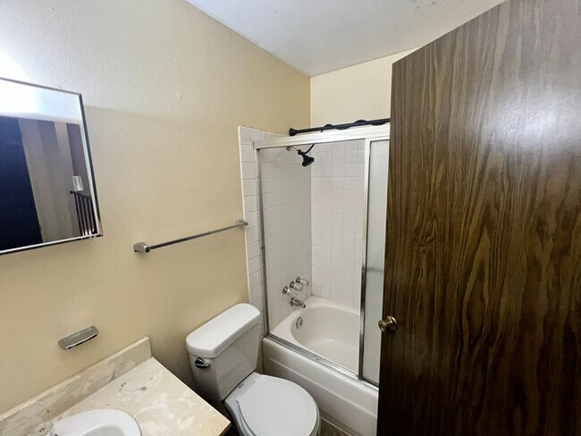 Building Photo - Two Bedroom Townhome near Sparks Marina