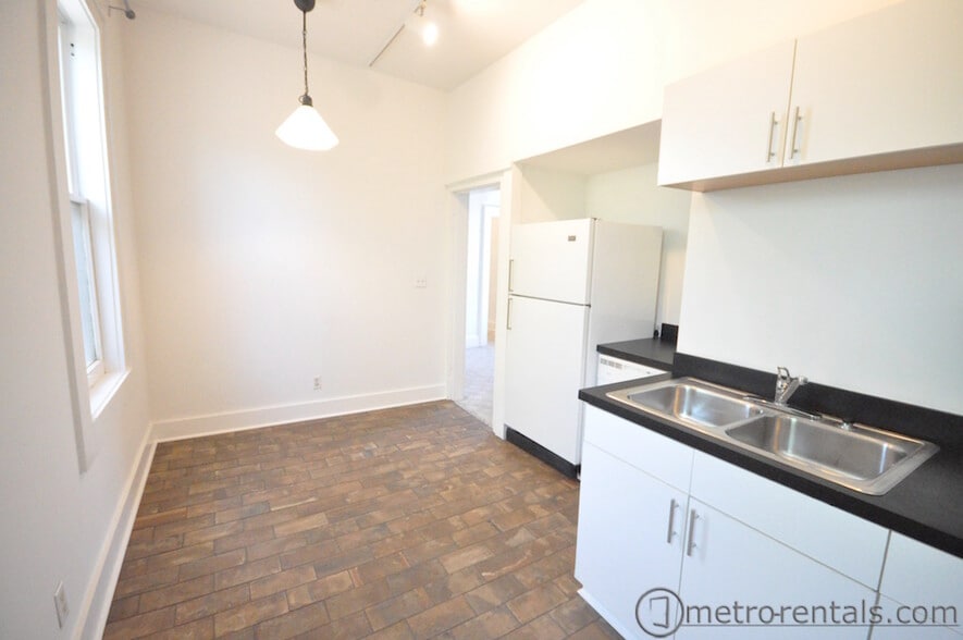 Kitchen - 888 City Park Ave