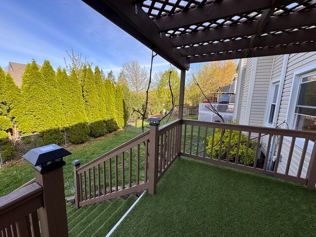 Building Photo - 1661 Estate Cir