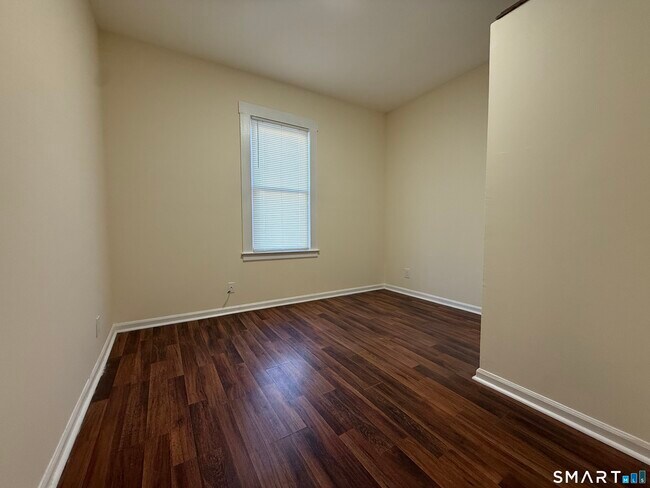 Building Photo - 51 Gilbert St