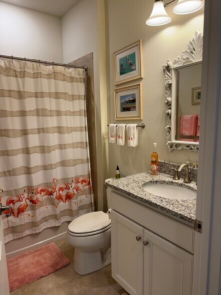 Guest bathroom/ hall bath - 9645 SW 63rd Loop