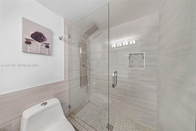 Building Photo - 600 Parkview Dr