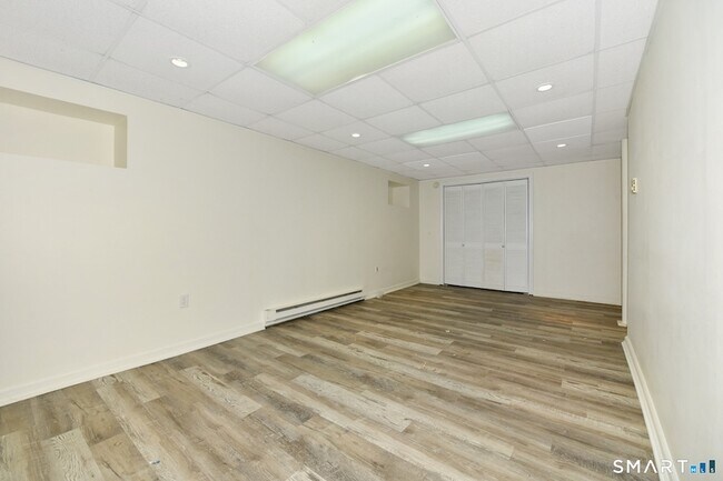 Building Photo - 5 Moody Ave