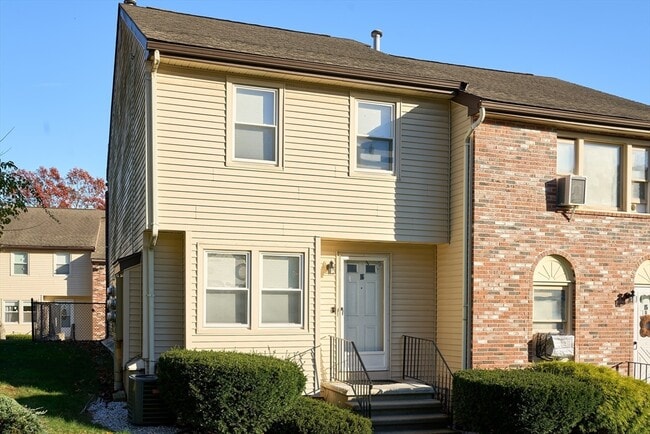 Primary Photo - 3 Woodland St