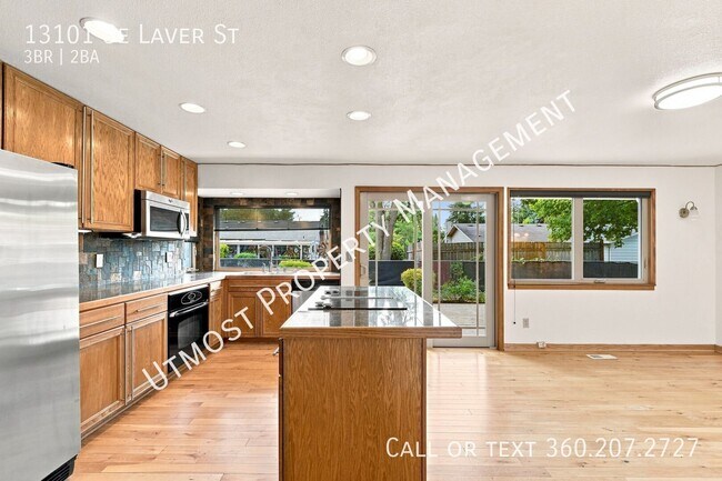 Building Photo - 13101 SE Laver St