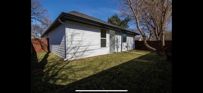 Building Photo - 1920 Carver Ave