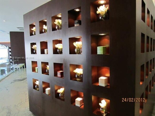 Building Photo - 475 Brickell Ave