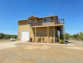 Building Photo - 3 bed/ 2 bath house in country setting