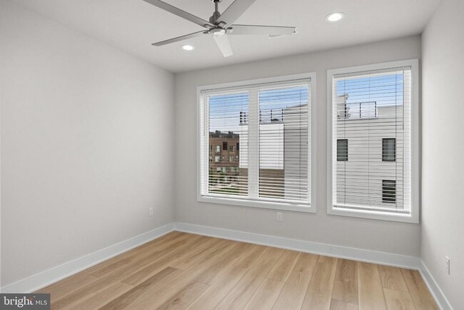 Building Photo - 2150 Northbank Pl