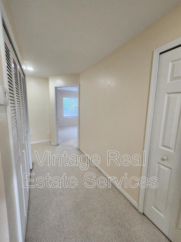 Building Photo - 11076 Winter Crest Dr