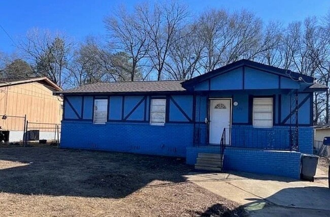 Building Photo - 520 Brewer Dr