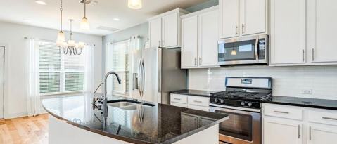 Building Photo - 2215 Capulet St