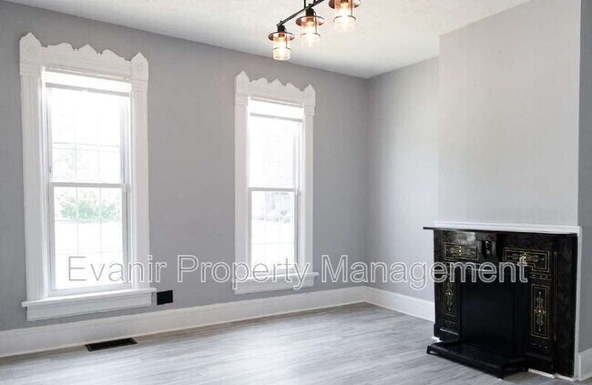 Building Photo - 305 Wyoming St