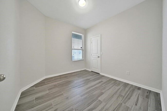 Building Photo - 2619 Skyview Silver Dr