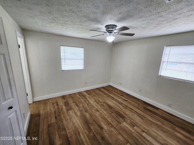 Building Photo - 10235 Monaco Dr