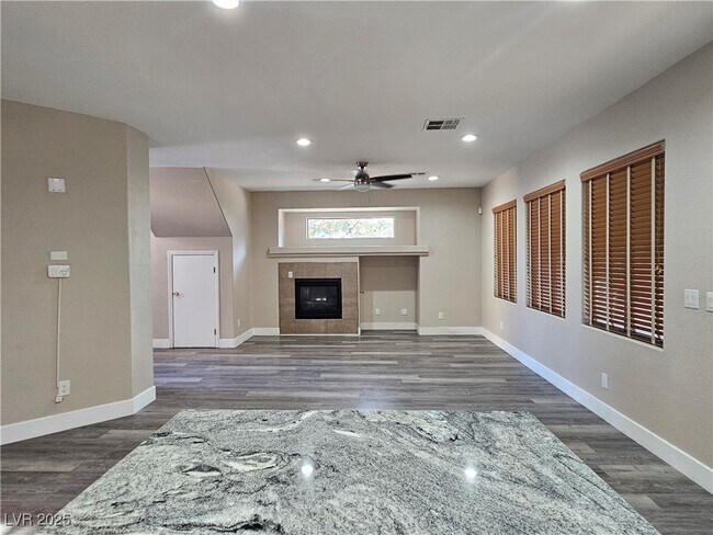 Building Photo - 616 W Blackbird Knoll Ct