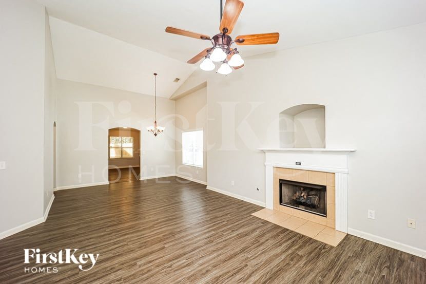 Building Photo - 207 Fairgrove Ln