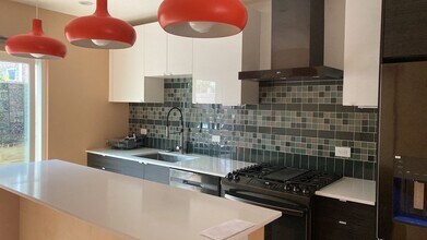 Building Photo - Newly Renovated Fishtown / Norris Square Home For Rent