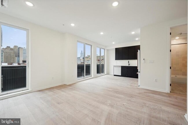 Building Photo - 225 N 12th St