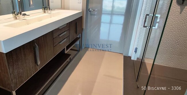 Building Photo - 50 Biscayne-3306