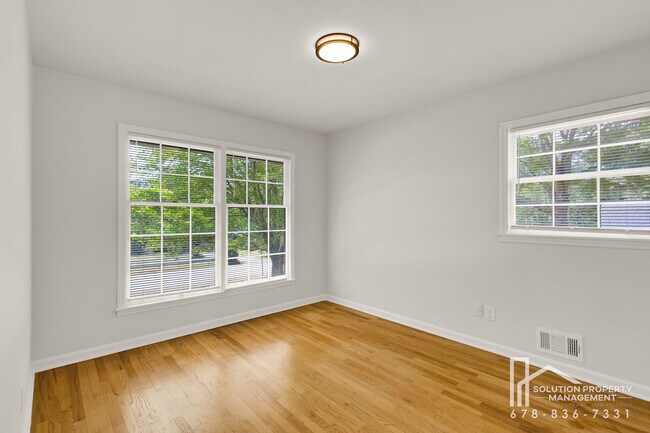 Building Photo - 1870 Gherry Dr