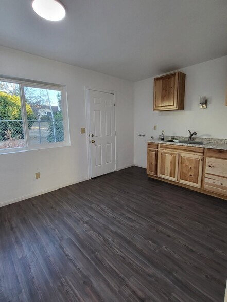 Building Photo - 34850 Ave B