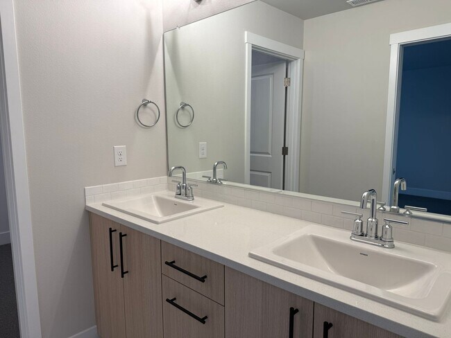 Building Photo - Beautiful Three Bedroom New Construction Home For Rent