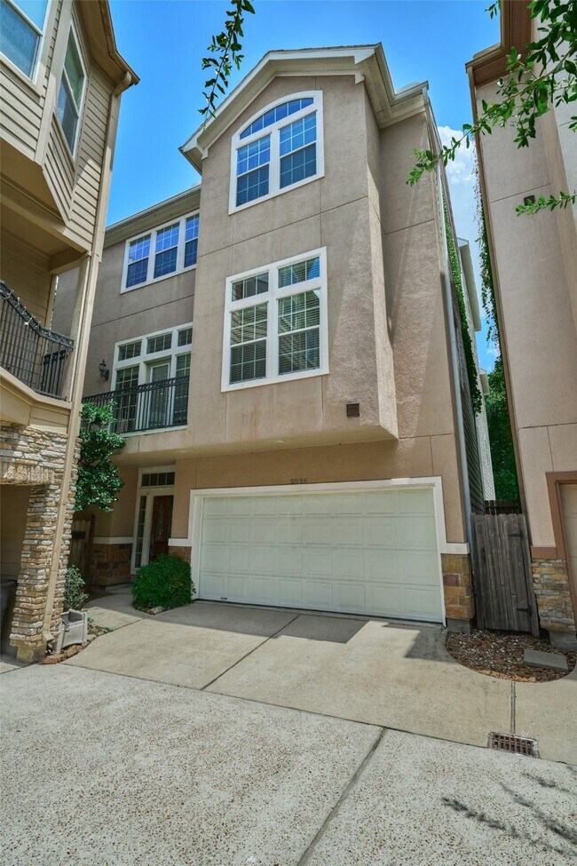 Building Photo - 2526 Bevis St