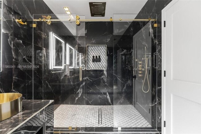 Building Photo - 63 SW 31st Rd