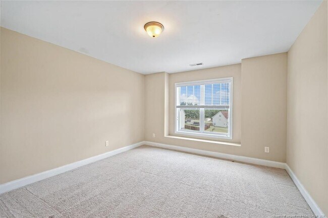 Building Photo - 204 Executive Dr