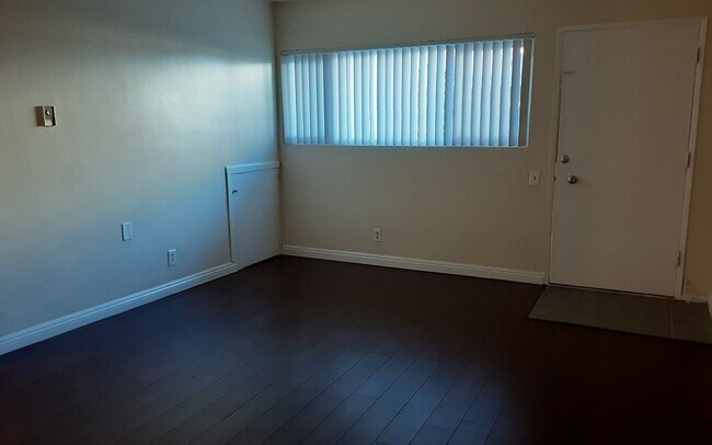 Interior Photo - 227th Place