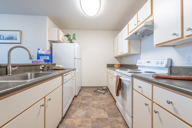 Interior Photo - Buckman Terrace