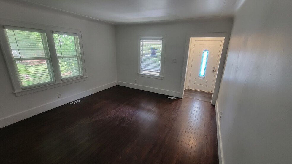 Building Photo - 24 Cochrane Pl