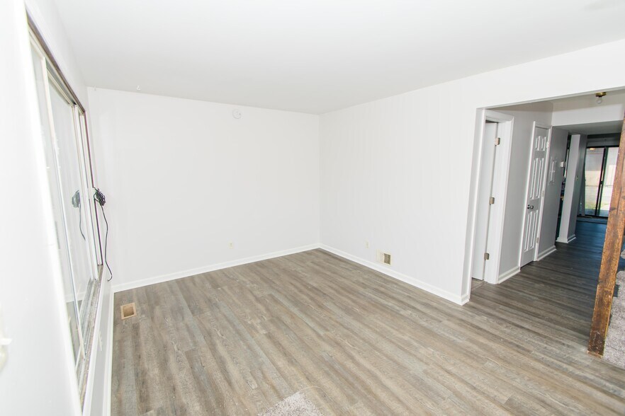 Building Photo - 7654 Whitcomb St