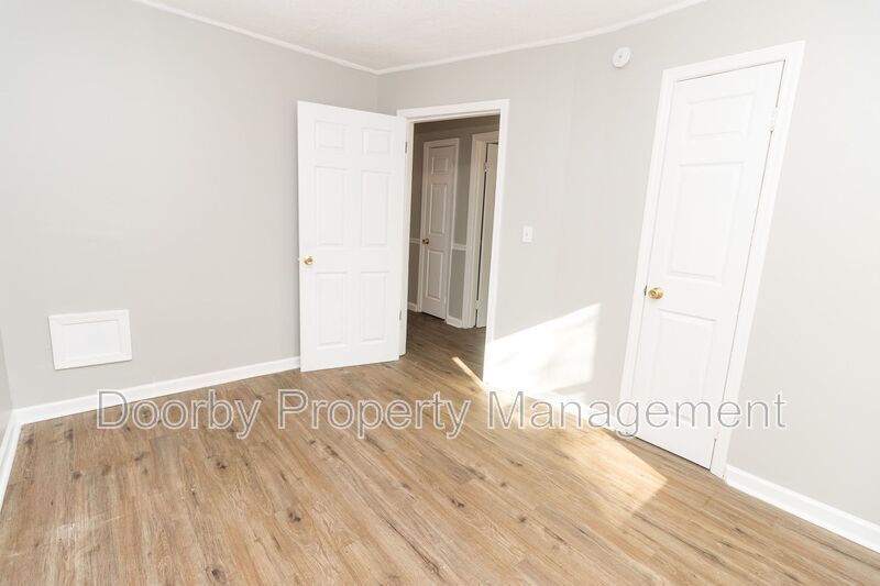 Building Photo - 278 Hollywood Dr