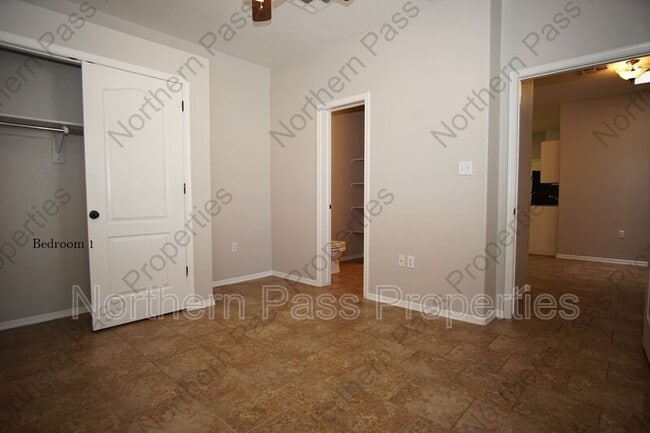 Building Photo - 8939 Marks St