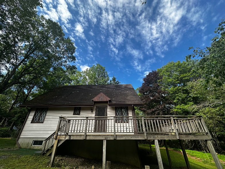 Primary Photo - 121 Azalea Dr